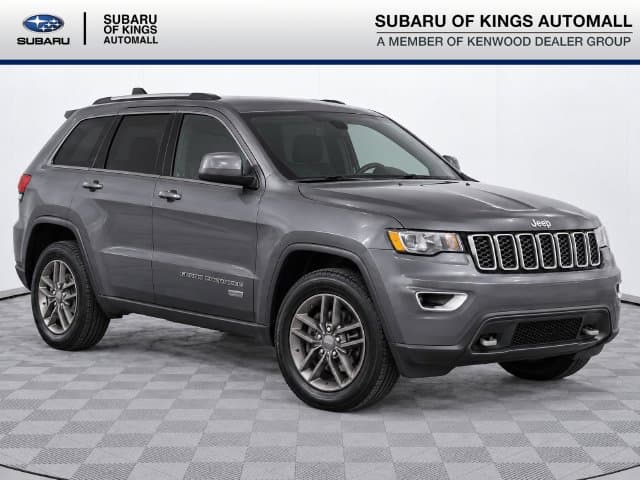 2016 Jeep Grand Cherokee Laredo — photo 1 of 25