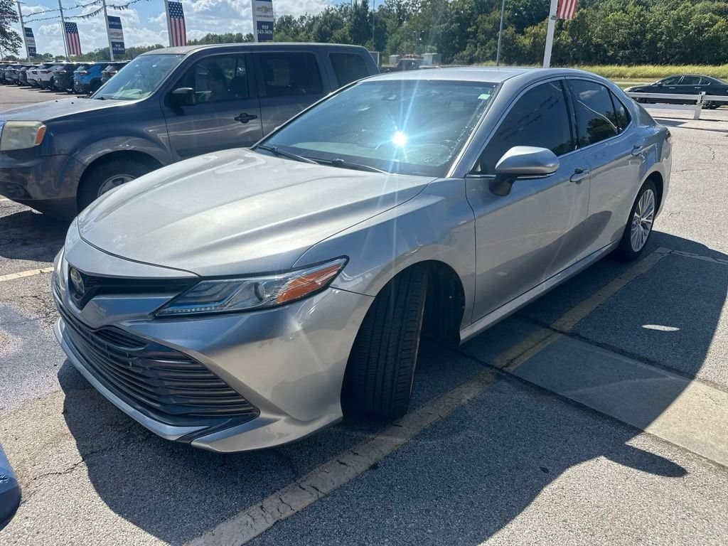2019 Toyota Camry LE — photo 1 of 13