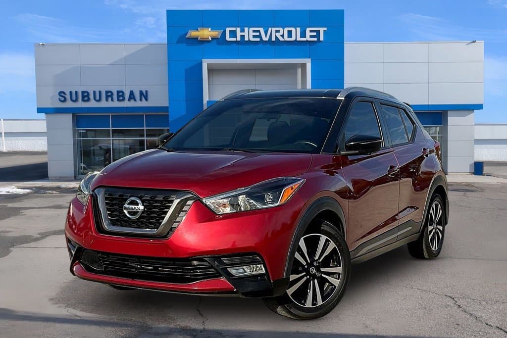 2019 Nissan Kicks SR — photo 1 of 30