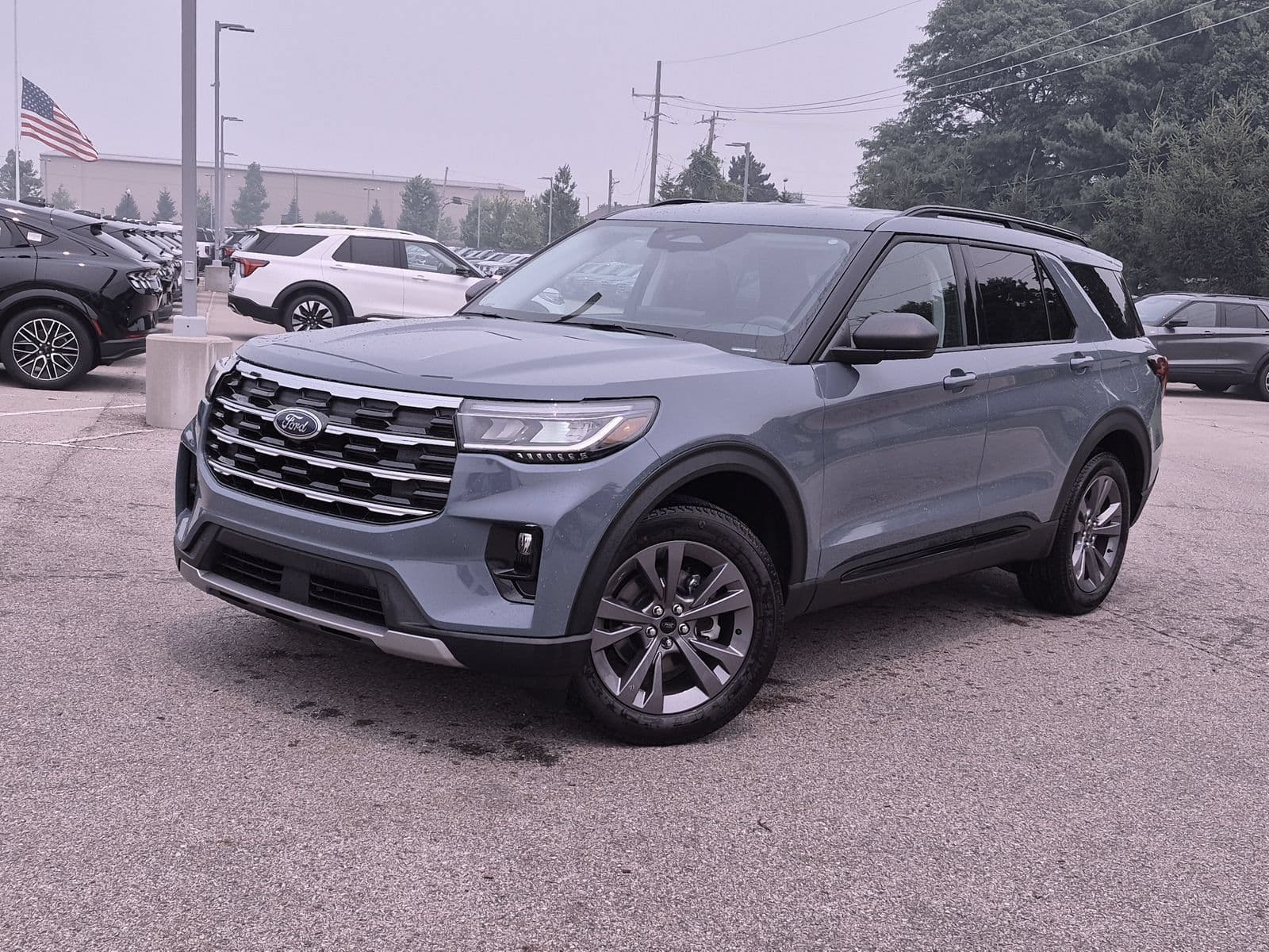 2026 Ford Explorer Active — photo 1 of 77