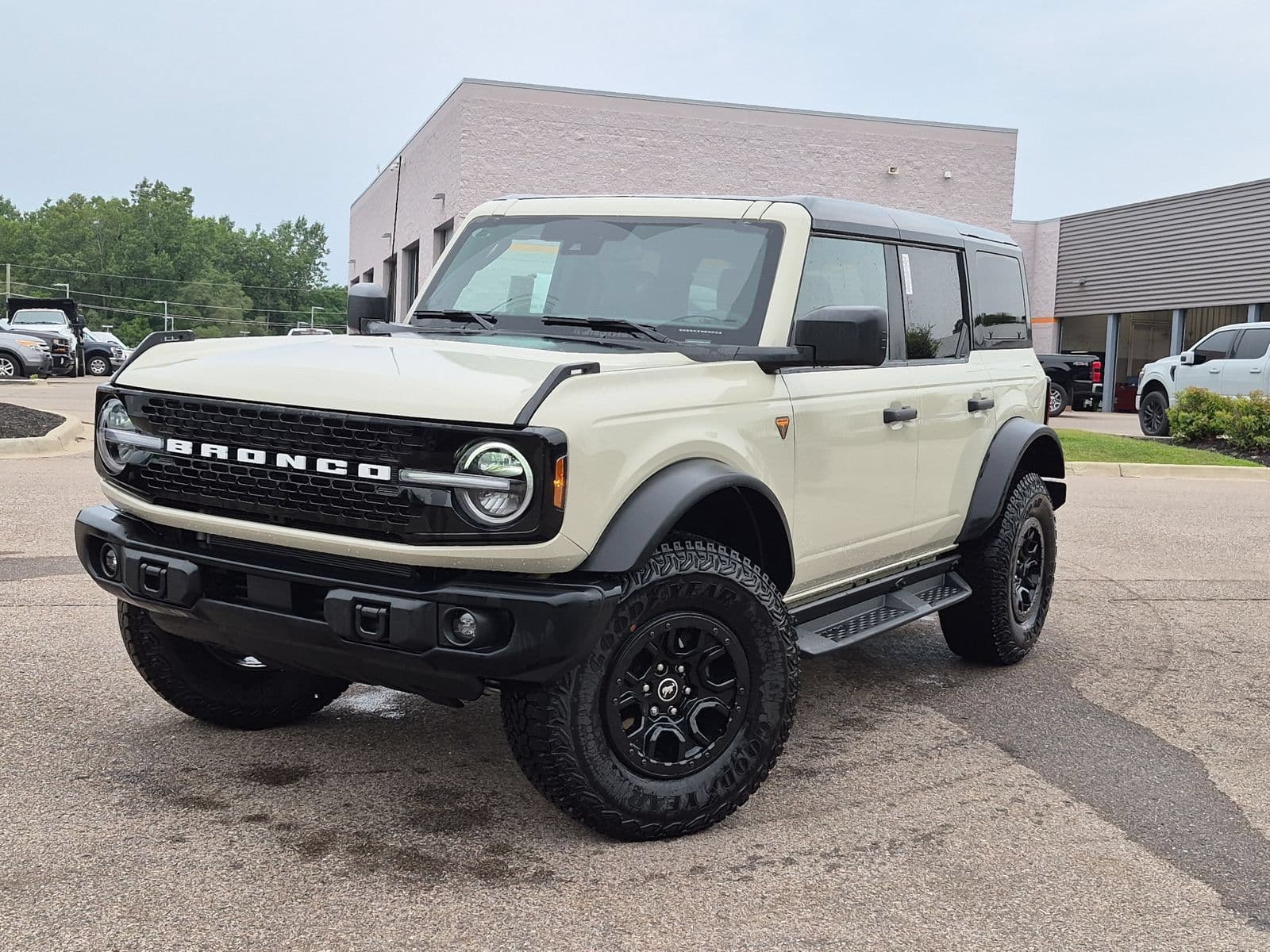 2026 Ford Bronco Badlands — photo 1 of 75