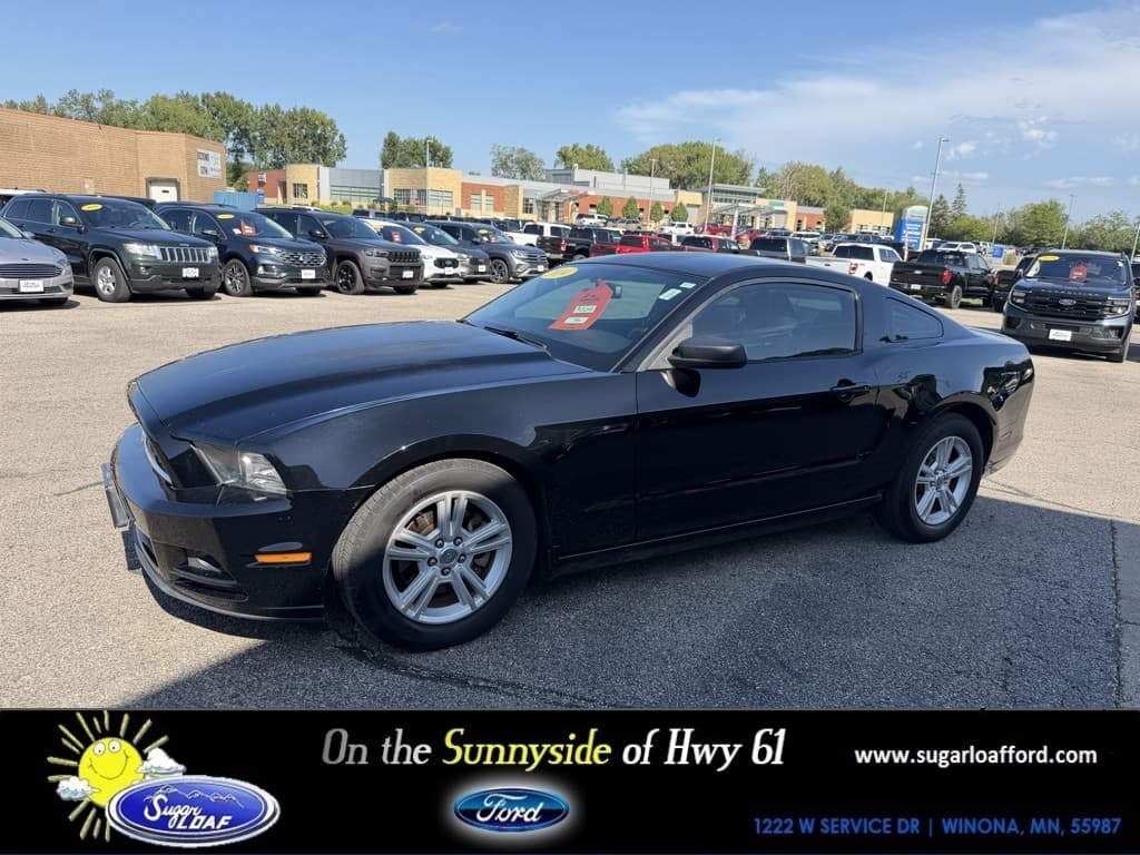 2014 Ford Mustang V6 — photo 1 of 8