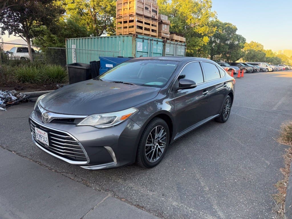 2018 Toyota Avalon XLE — photo 1 of 5