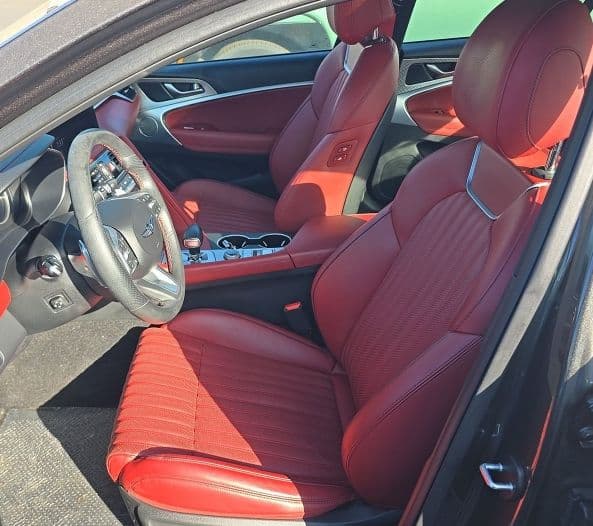 2023 Genesis G70 Base — photo 1 of 2