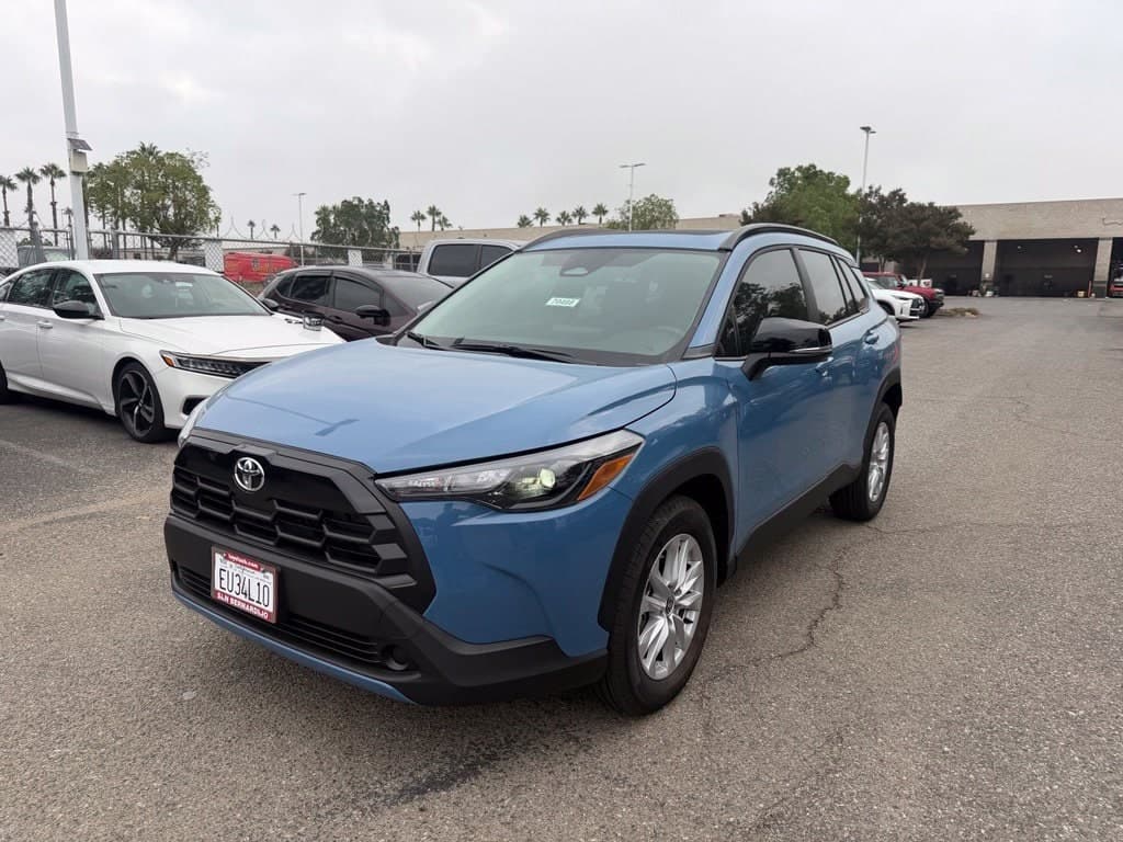 2026 Toyota Corolla Cross LE — photo 1 of 5
