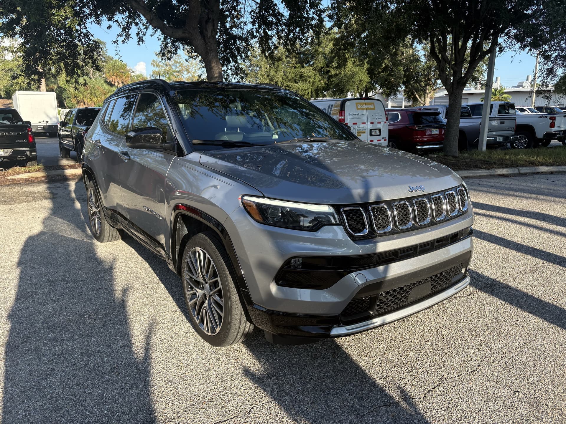 2023 Jeep Compass Limited — photo 1 of 12