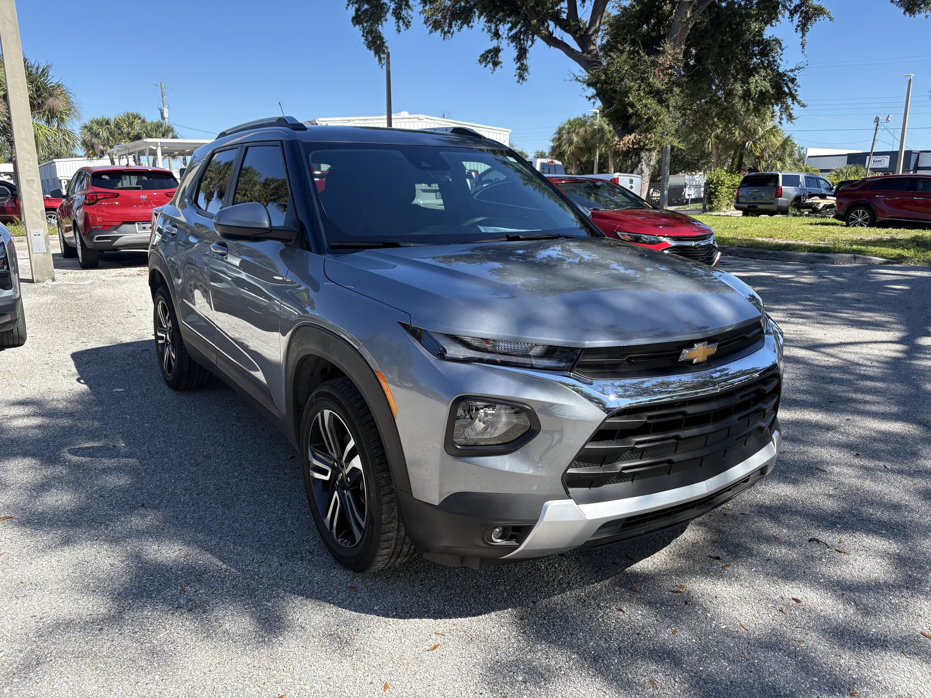 2023 Chevrolet Trailblazer LT — photo 1 of 12