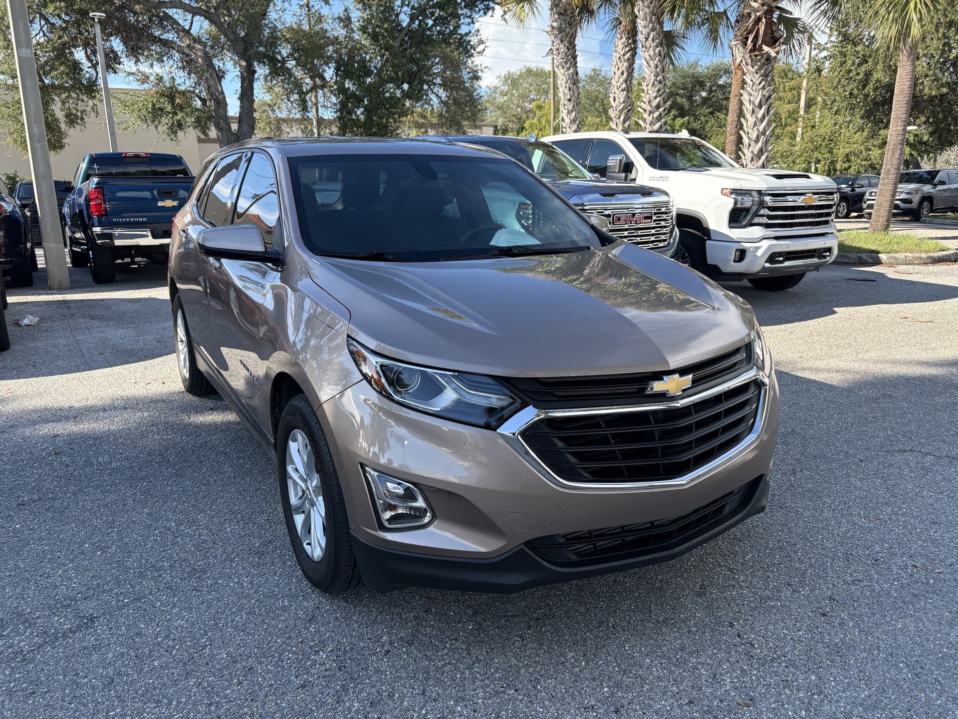 2019 Chevrolet Equinox LT — photo 1 of 12