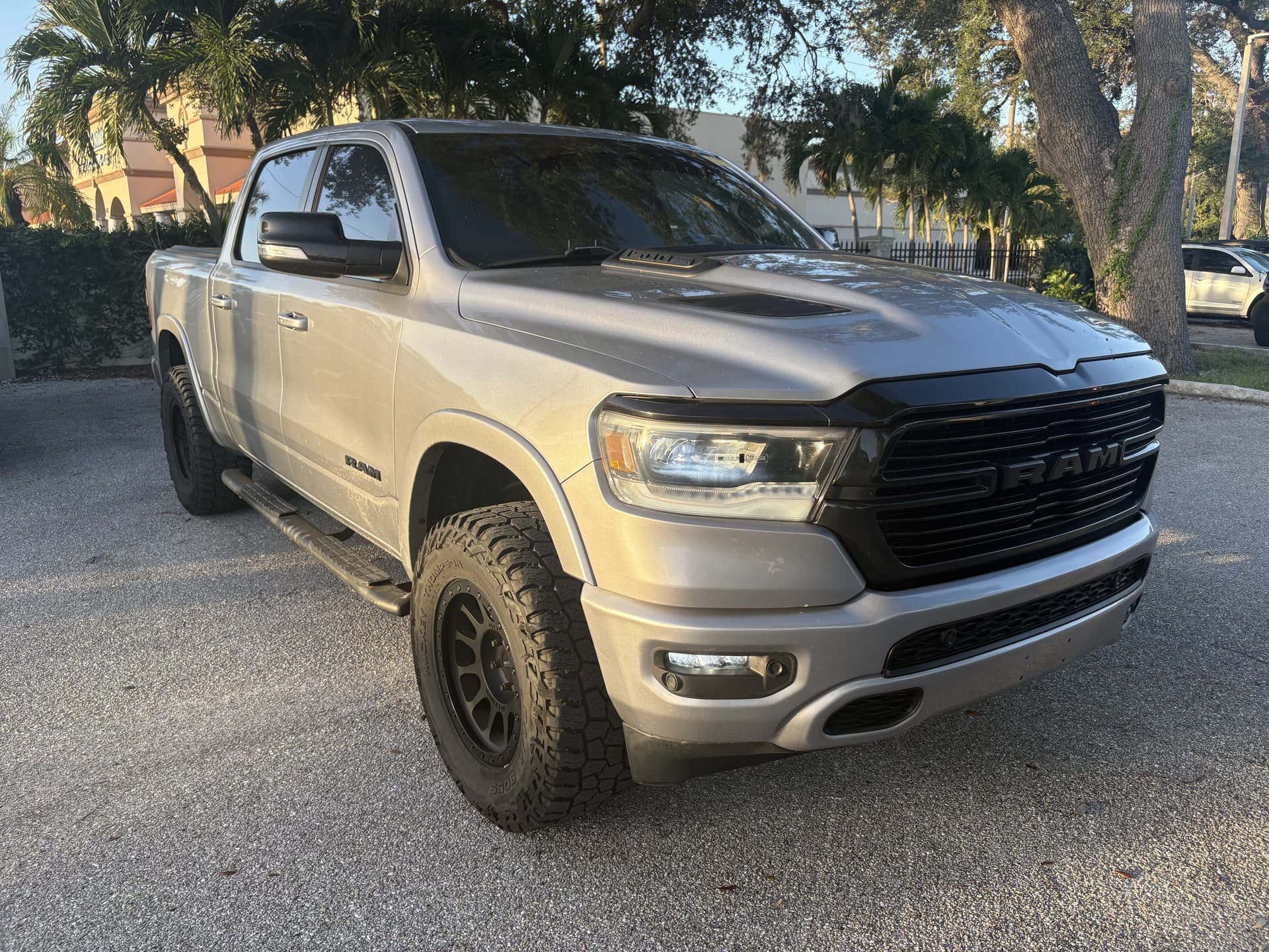2021 RAM 1500 Laramie — photo 1 of 12
