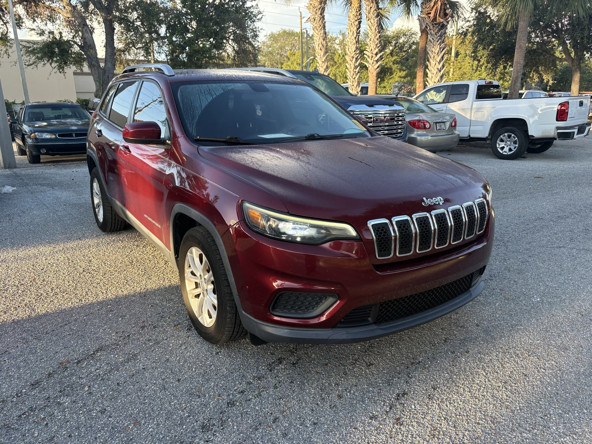 2020 Jeep Cherokee Latitude — photo 1 of 12