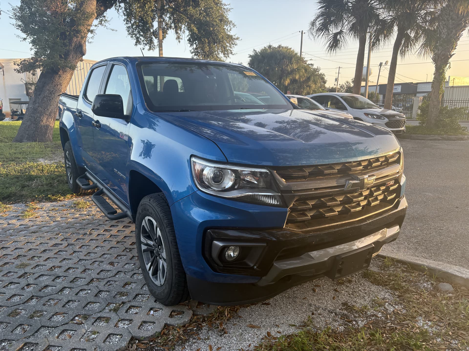 2022 Chevrolet Colorado 4WD Z71 — photo 1 of 12