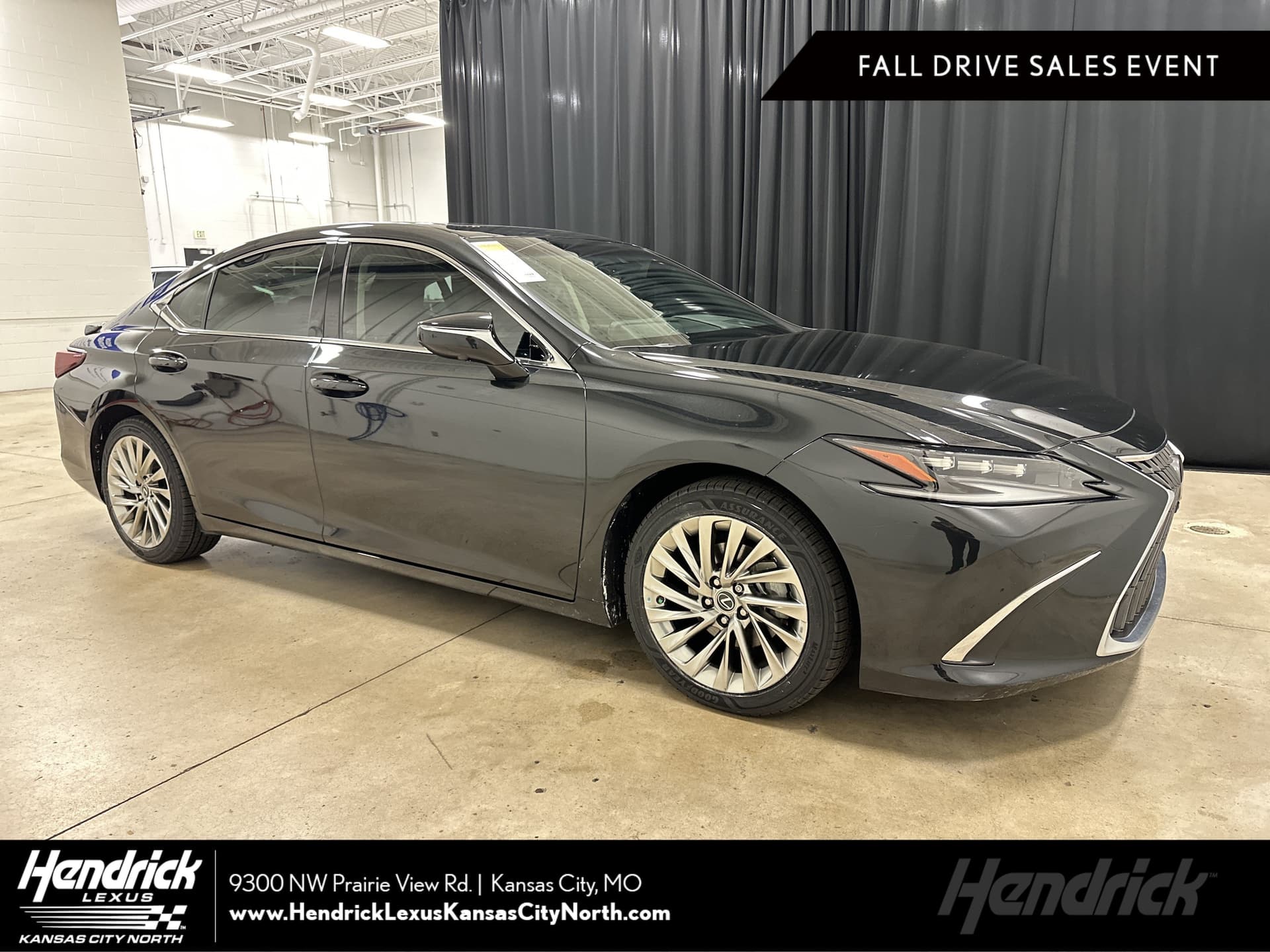 2023 Lexus ES ES 300h Ultra Luxury — photo 1 of 36