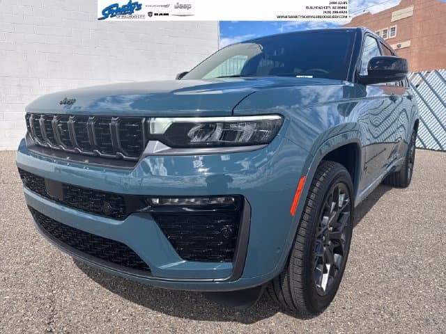 2026 Jeep Grand Cherokee Summit — photo 1 of 11