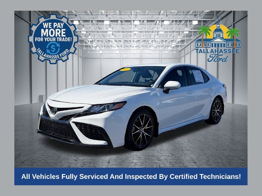 2024 Toyota Camry SE — photo 1 of 34