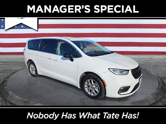2024 Chrysler Pacifica Touring L — photo 1 of 26