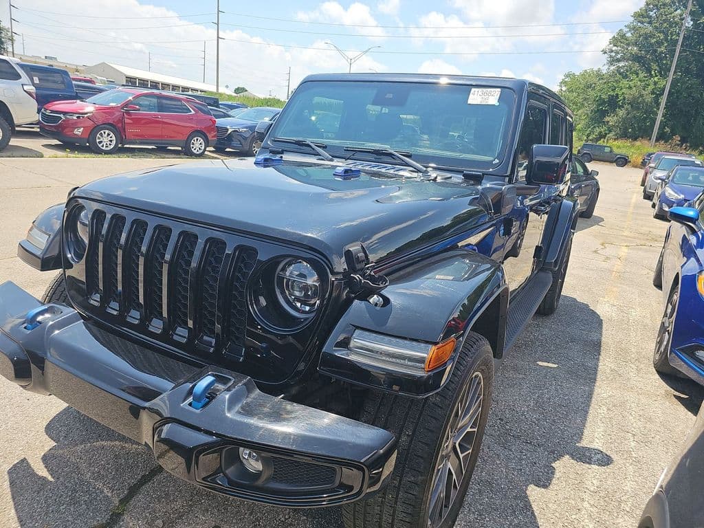 2022 Jeep Wrangler Unlimited Sahara — photo 1 of 6