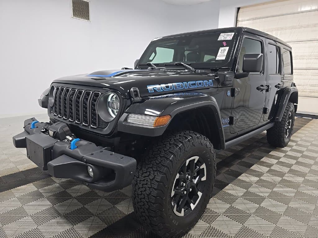 2024 Jeep Wrangler Base — photo 1 of 6