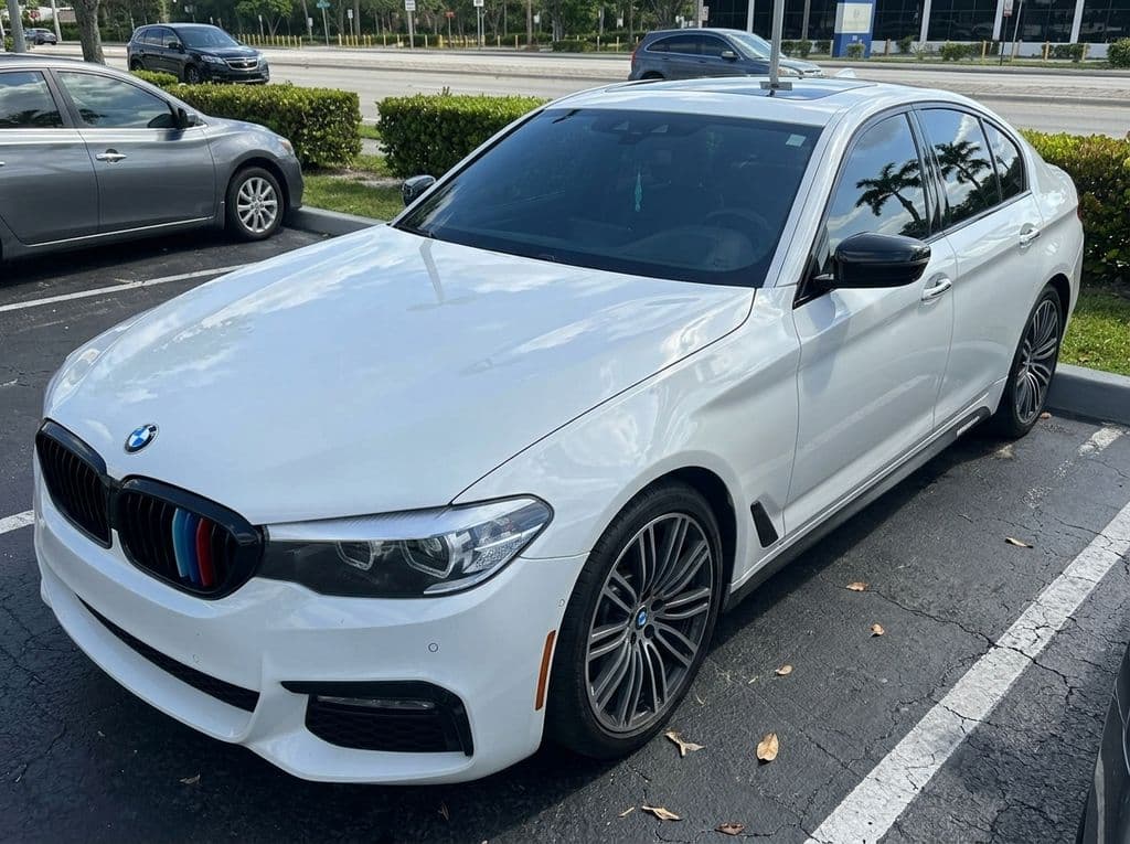 2018 BMW 5 Series 530i — photo 1 of 3