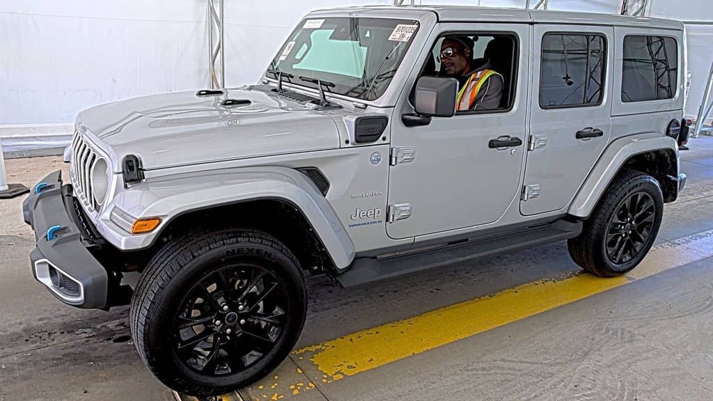 2024 Jeep Wrangler Base — photo 1 of 6