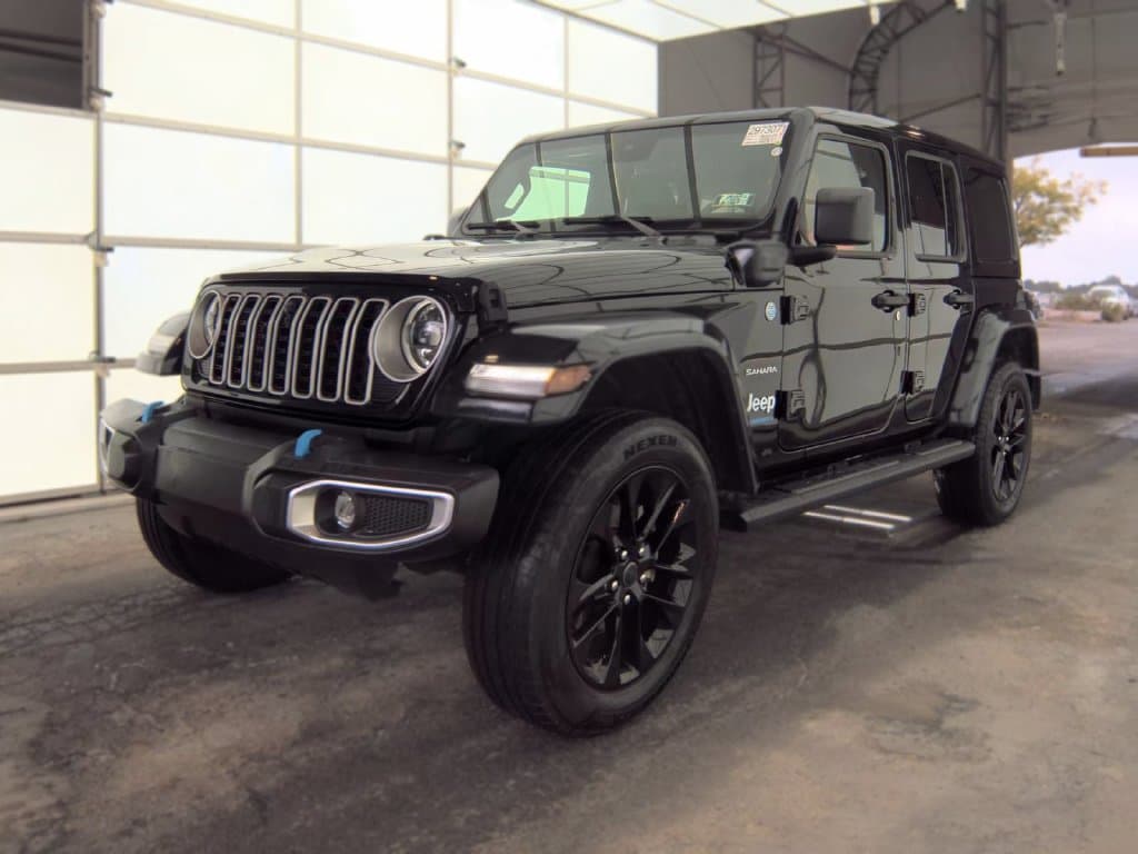 2024 Jeep Wrangler Base — photo 1 of 6