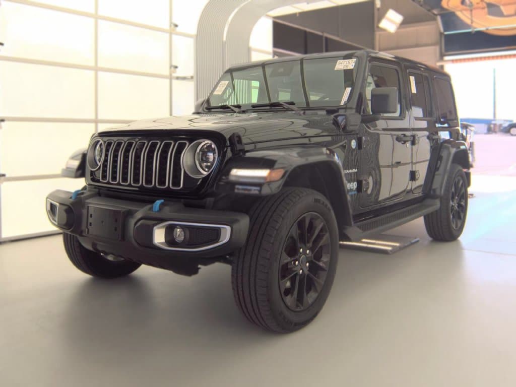 2024 Jeep Wrangler Base — photo 1 of 6