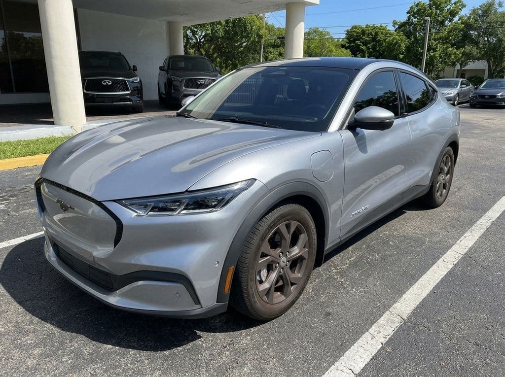 2021 Ford Mustang Mach-E Select — photo 1 of 3