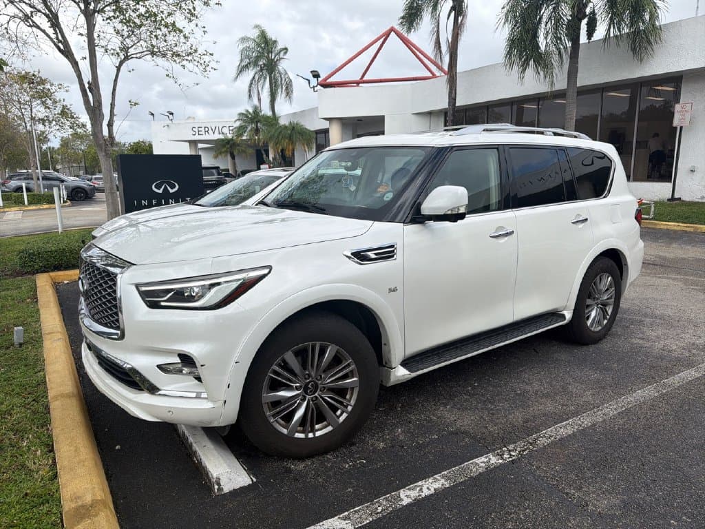 2019 INFINITI QX80 LUXE — photo 1 of 5
