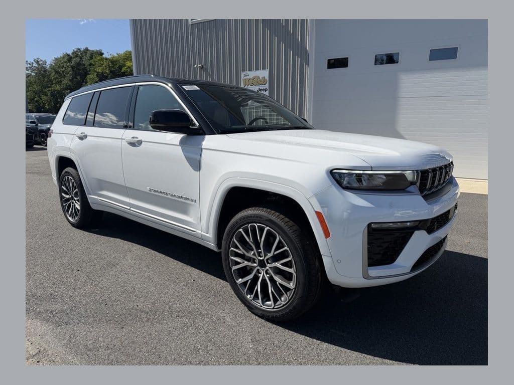 2027 Jeep Grand Cherokee L Summit — photo 1 of 21