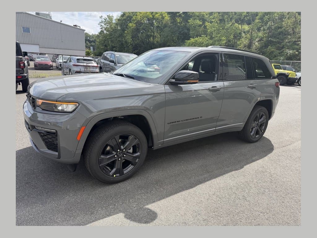 2027 Jeep Grand Cherokee Limited Reserve — photo 1 of 23