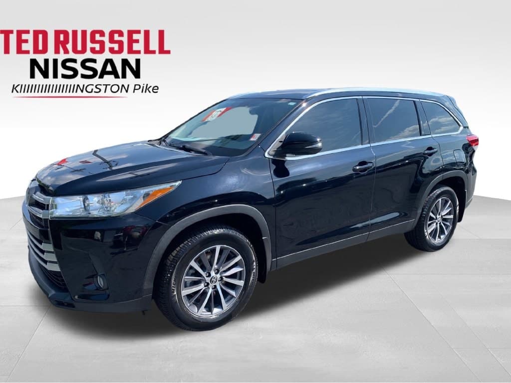 2019 Toyota Highlander XLE — photo 1 of 30