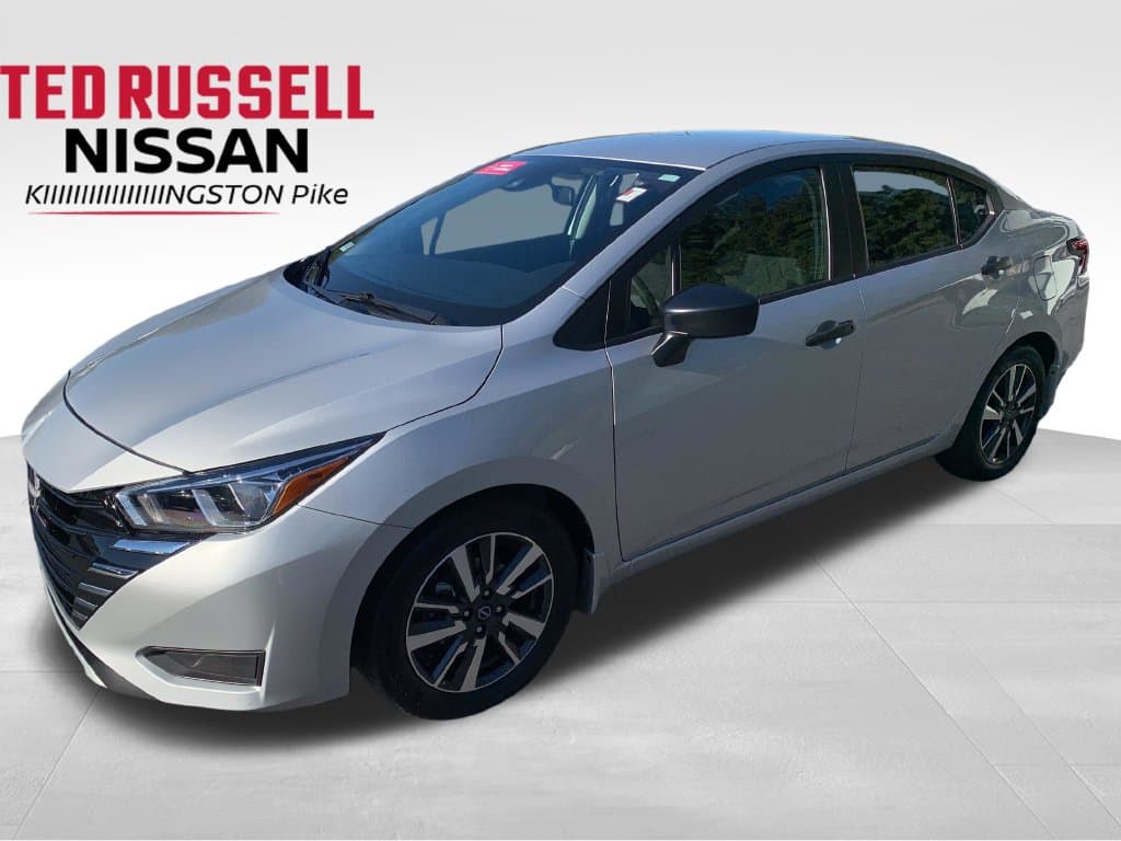 2024 Nissan Versa Base — photo 1 of 31