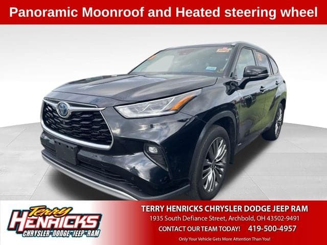2020 Toyota Highlander Hybrid Platinum — photo 1 of 12