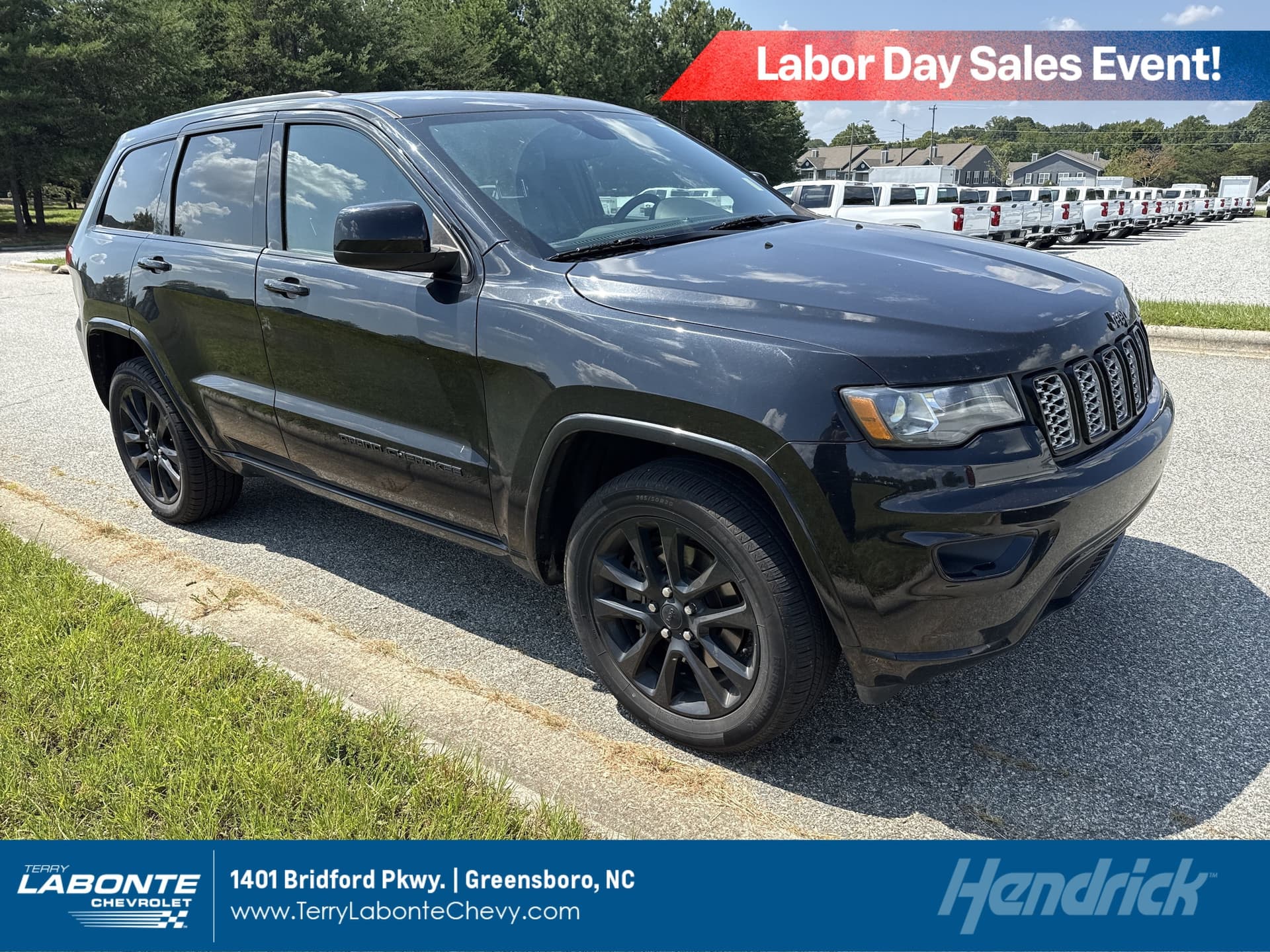2021 Jeep Grand Cherokee Laredo X — photo 1 of 12