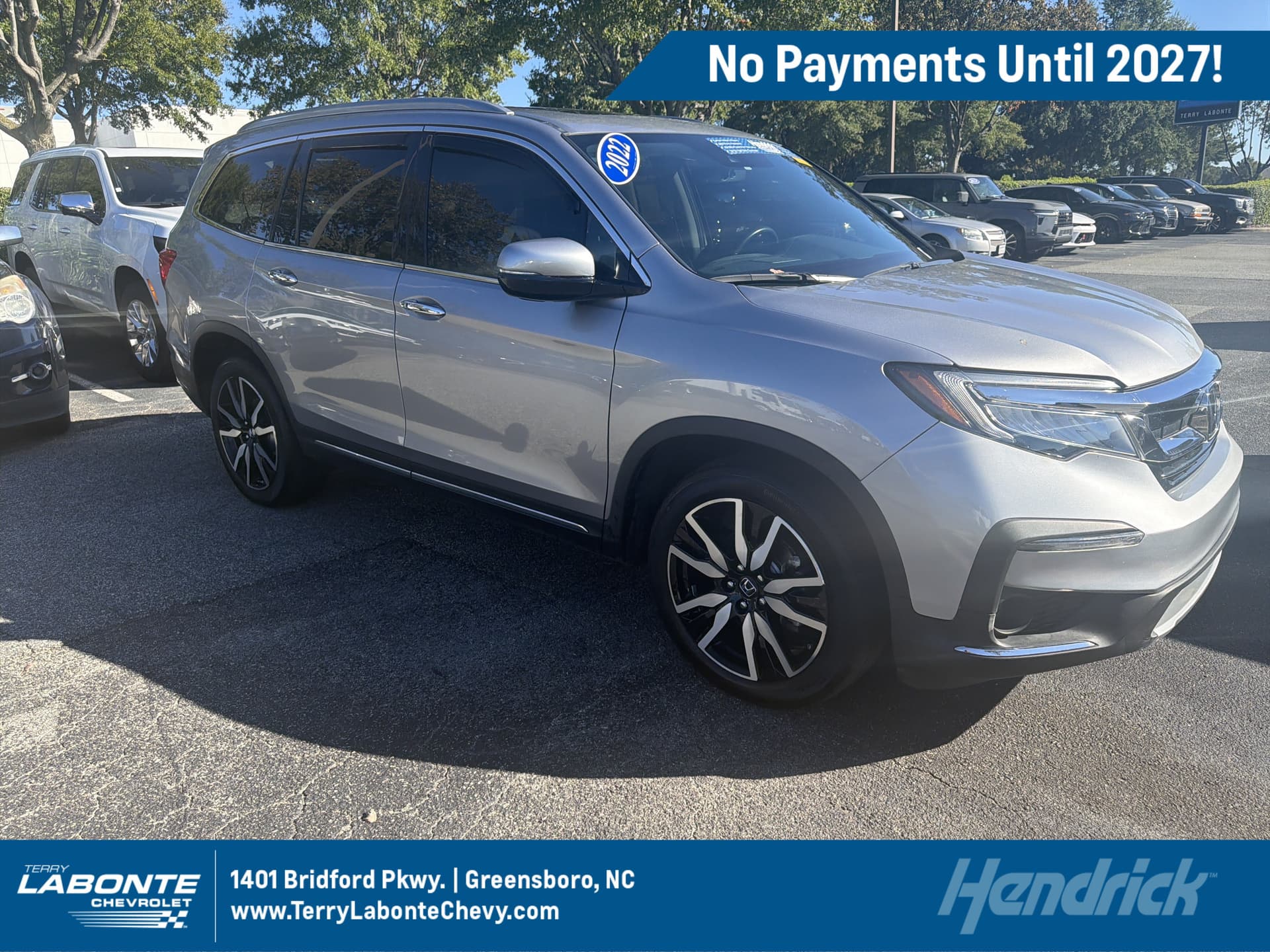2022 Honda Pilot Touring 8-Passenger — photo 1 of 12