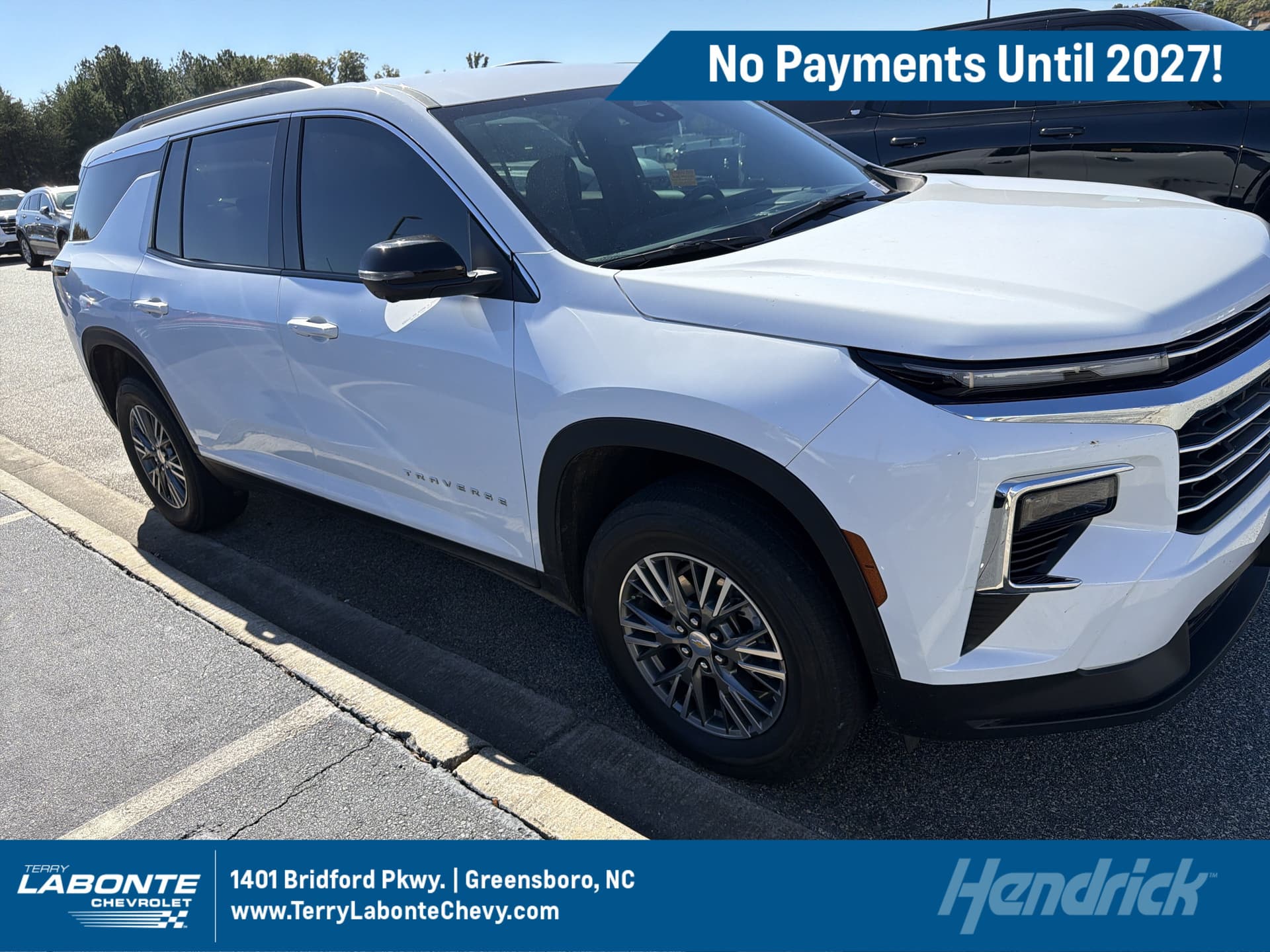 2024 Chevrolet Traverse FWD LT — photo 1 of 11