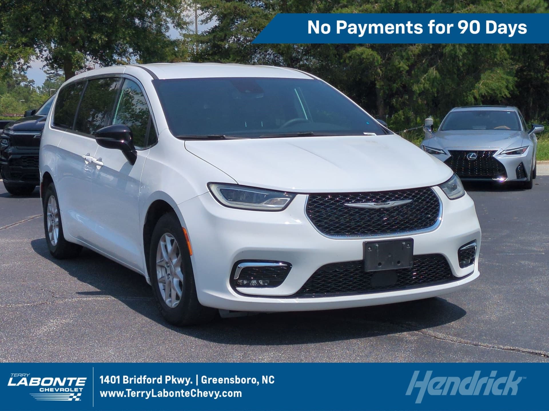 2025 Chrysler Pacifica Select — photo 1 of 34