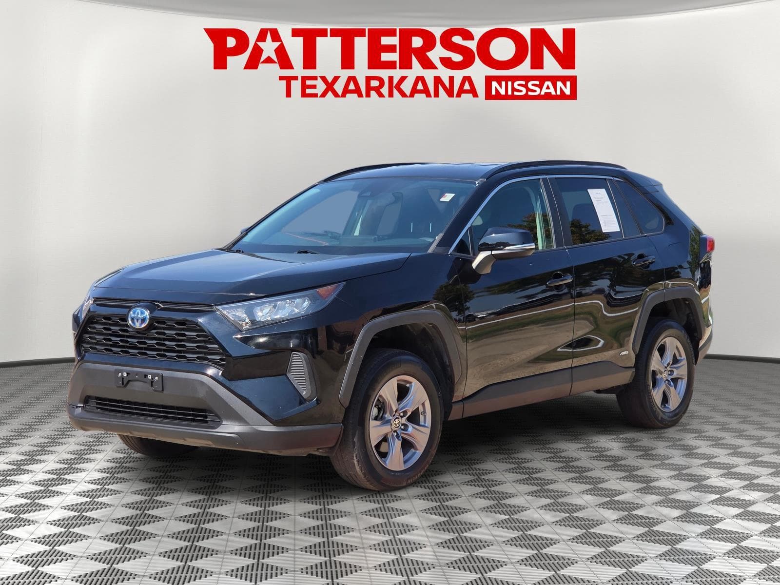 2022 Toyota RAV4 Hybrid LE — photo 1 of 35
