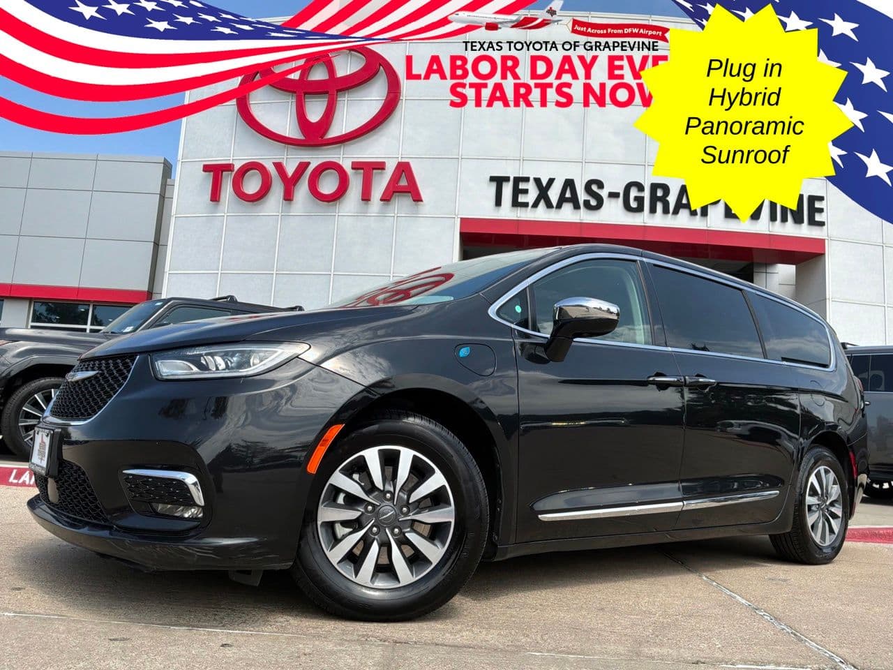 2023 Chrysler Pacifica Hybrid Limited — photo 1 of 53