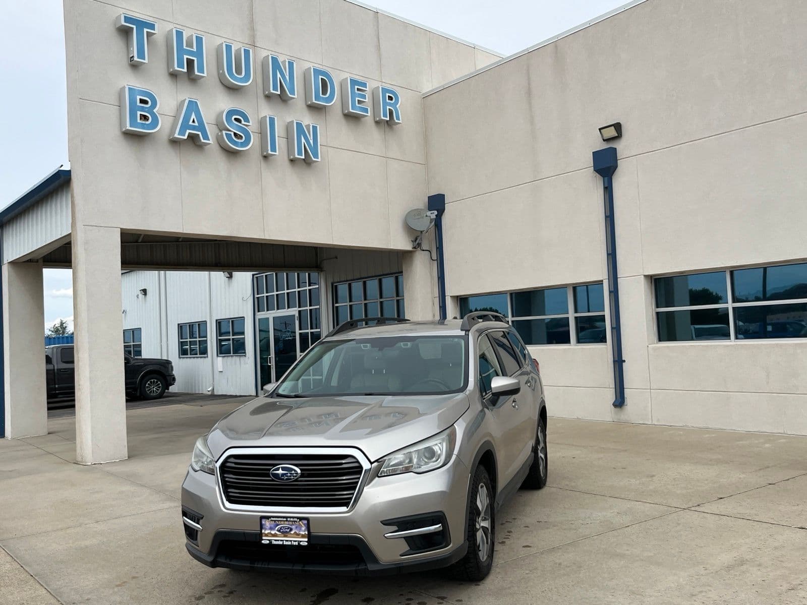 2019 Subaru Ascent Premium — photo 1 of 31