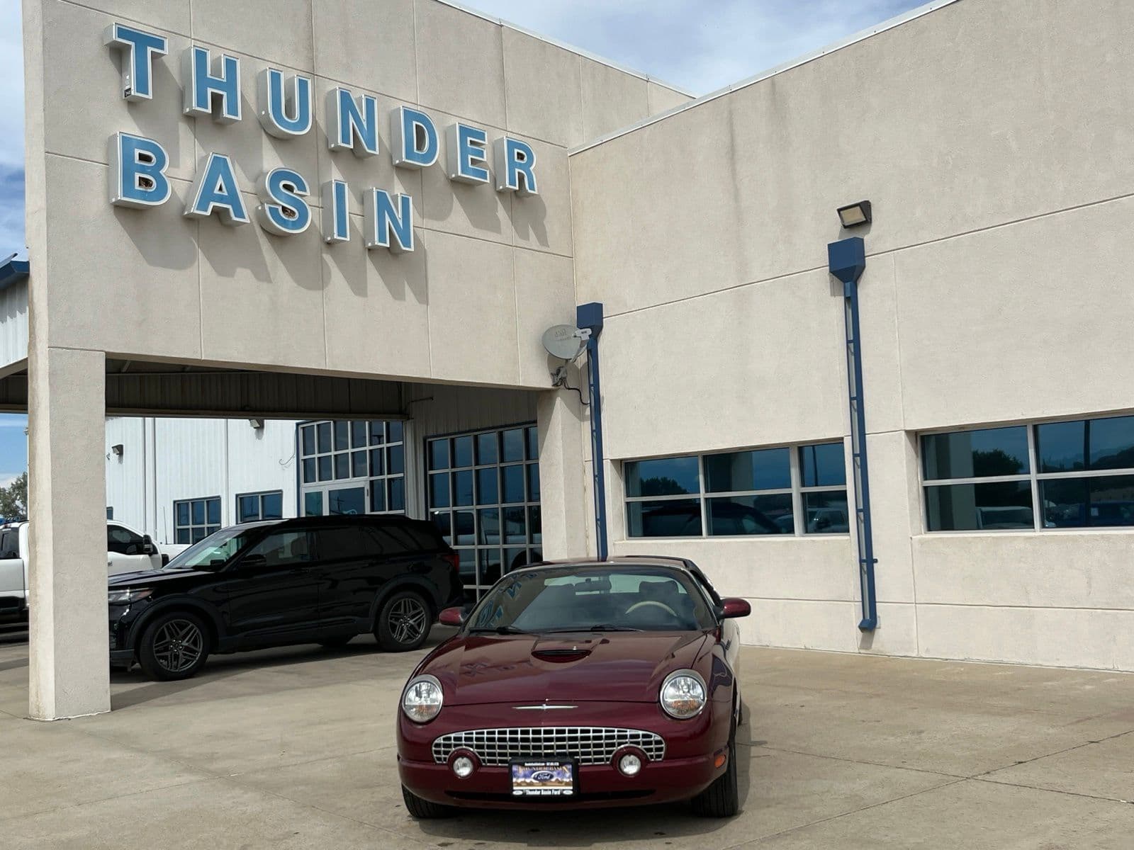 2004 Ford Thunderbird Base — photo 1 of 22