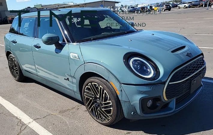 2024 Mini Clubman Base — photo 1 of 8