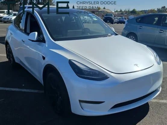 2024 Tesla Model Y Long Range — photo 1 of 8