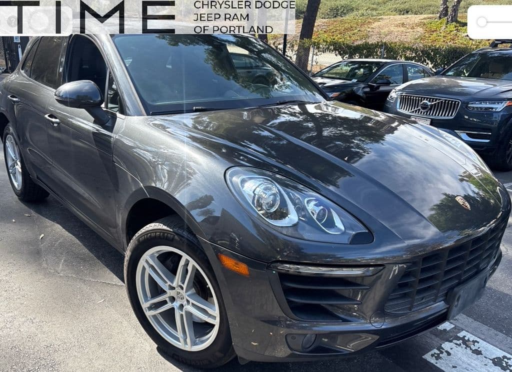 2018 Porsche Macan Base — photo 1 of 7