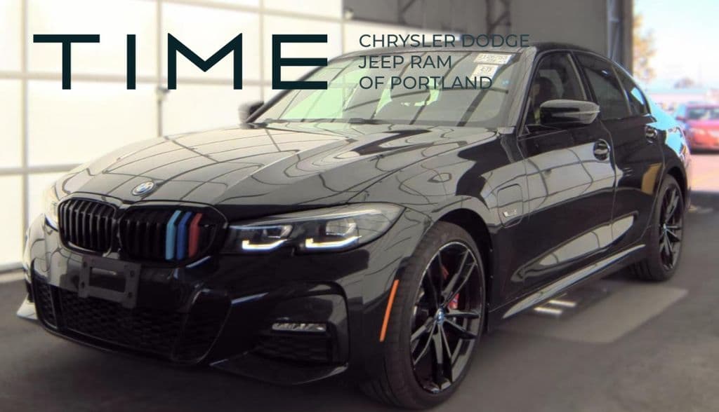 2022 BMW 3 Series 330e xDrive — photo 1 of 8