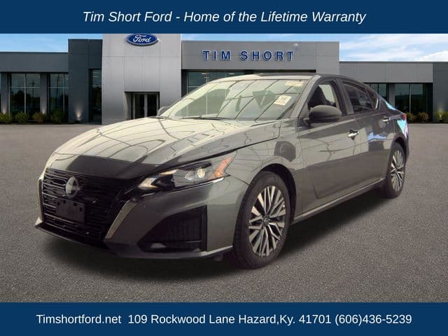 2025 Nissan Altima SV — photo 1 of 5