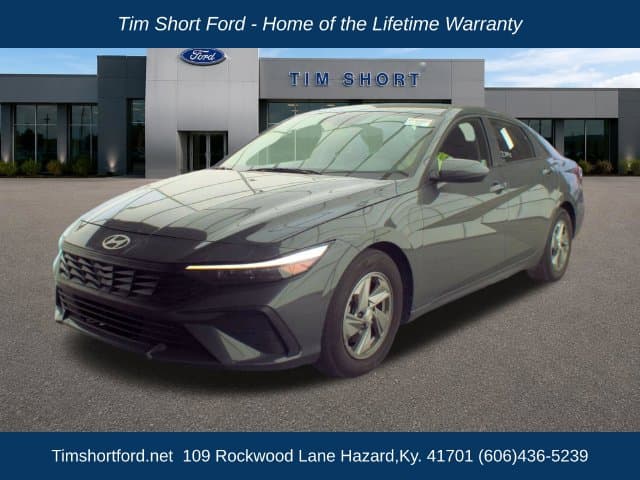 2025 Hyundai Elantra SE — photo 1 of 6
