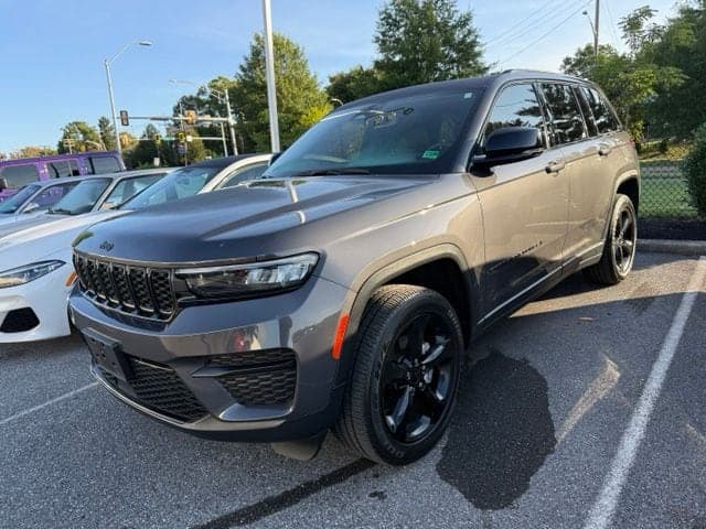 2023 Jeep Grand Cherokee Altitude X — photo 1 of 9