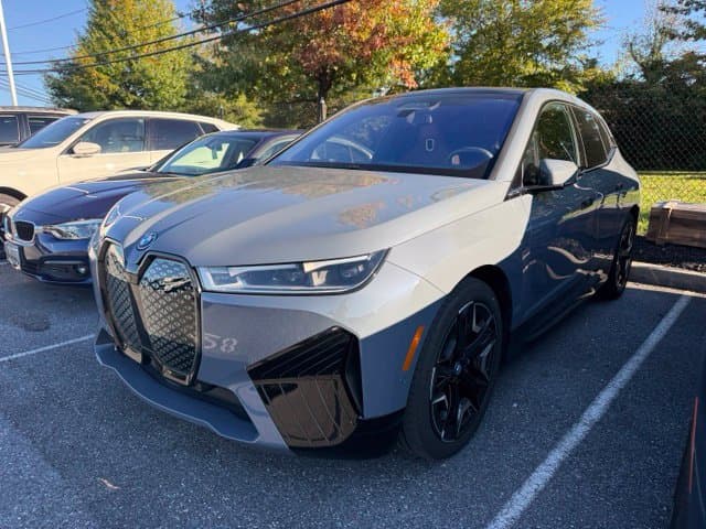 2024 BMW iX M60 — photo 1 of 8