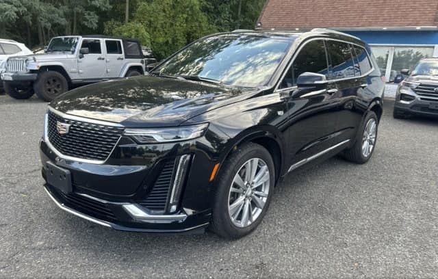 2024 Cadillac XT6 FWD Premium Luxury — photo 1 of 8