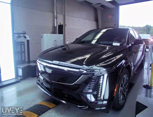 2024 Cadillac LYRIQ Sport — photo 1 of 6